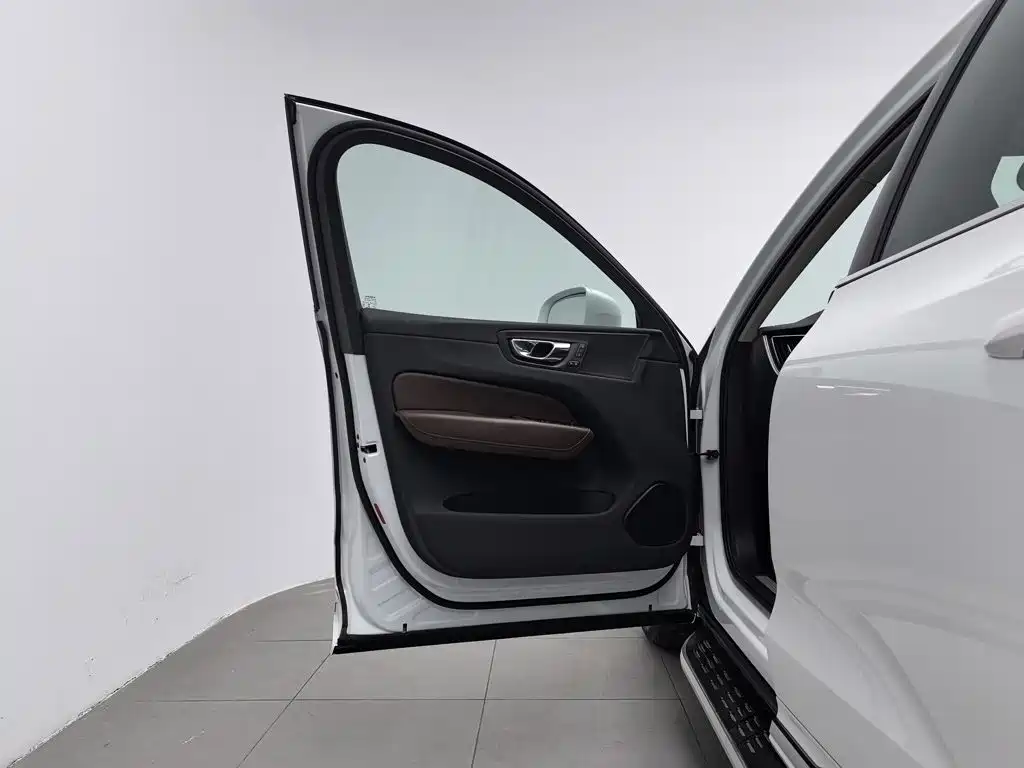 Volvo XC60 — миниатюра 8