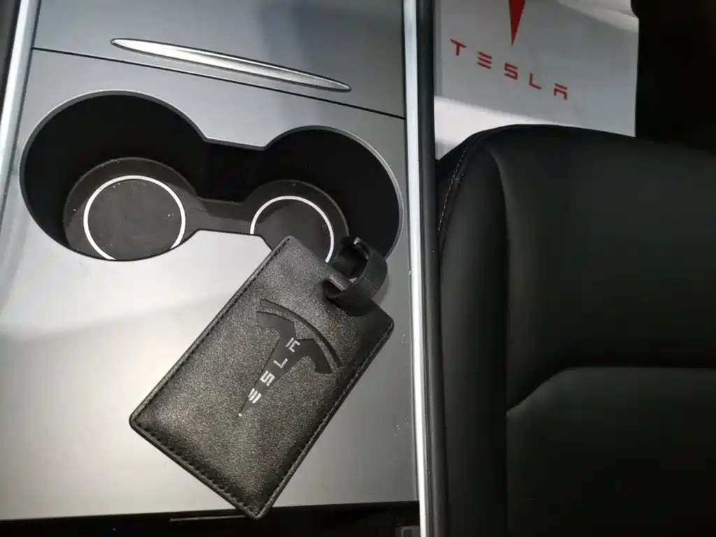 Tesla Model 3 — миниатюра 9