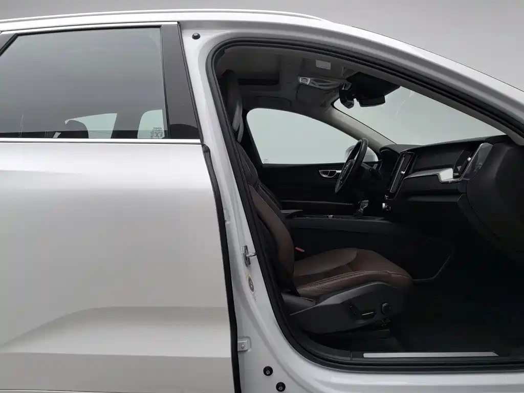 Volvo XC60 — миниатюра 23