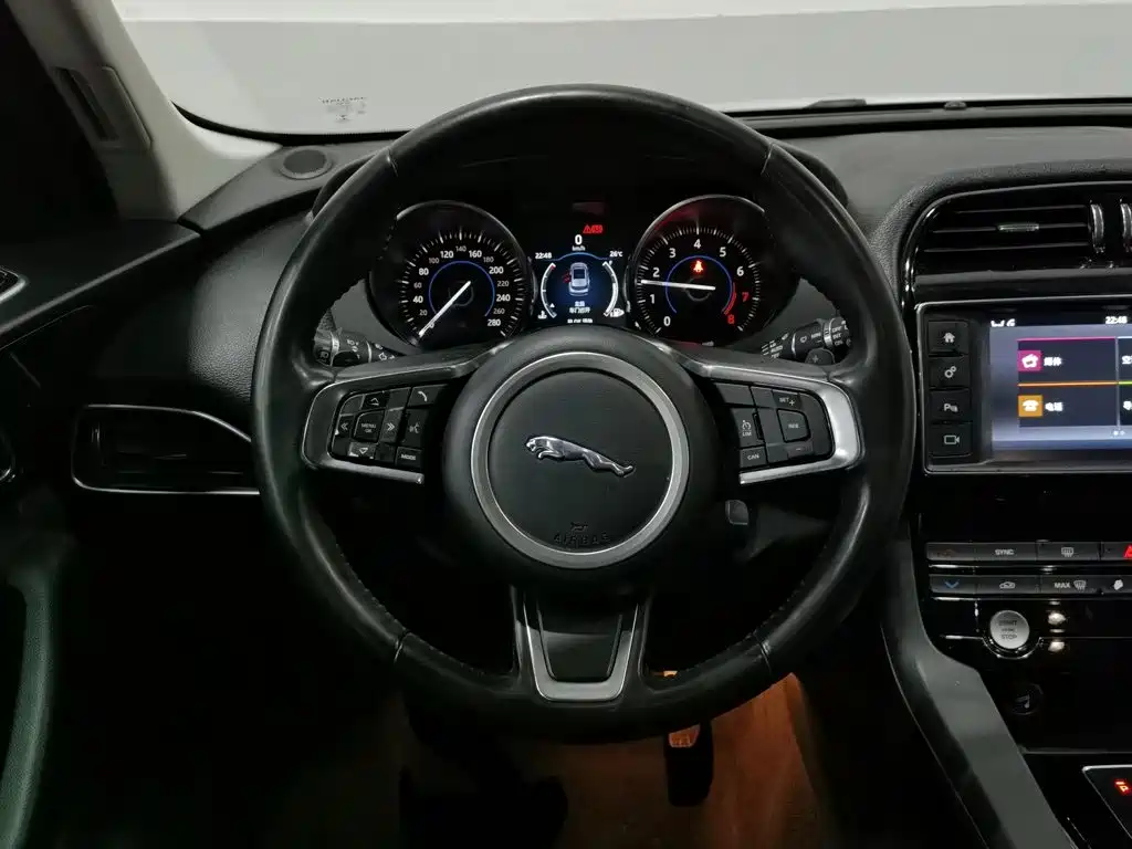 Jaguar F-PACE — миниатюра 11