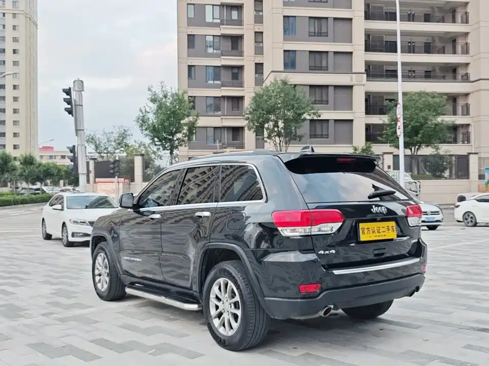 Jeep Grand Cherokee (Import) — миниатюра 4