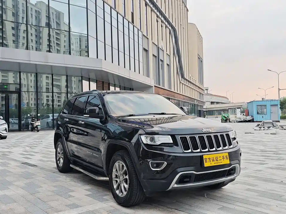 Jeep Grand Cherokee (Import) — миниатюра 21
