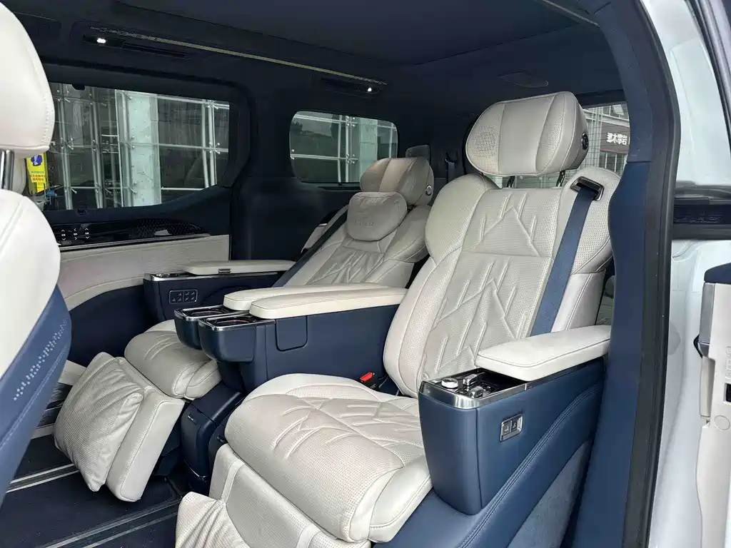 Zeekr 009 2024 мест Executive 108kWh