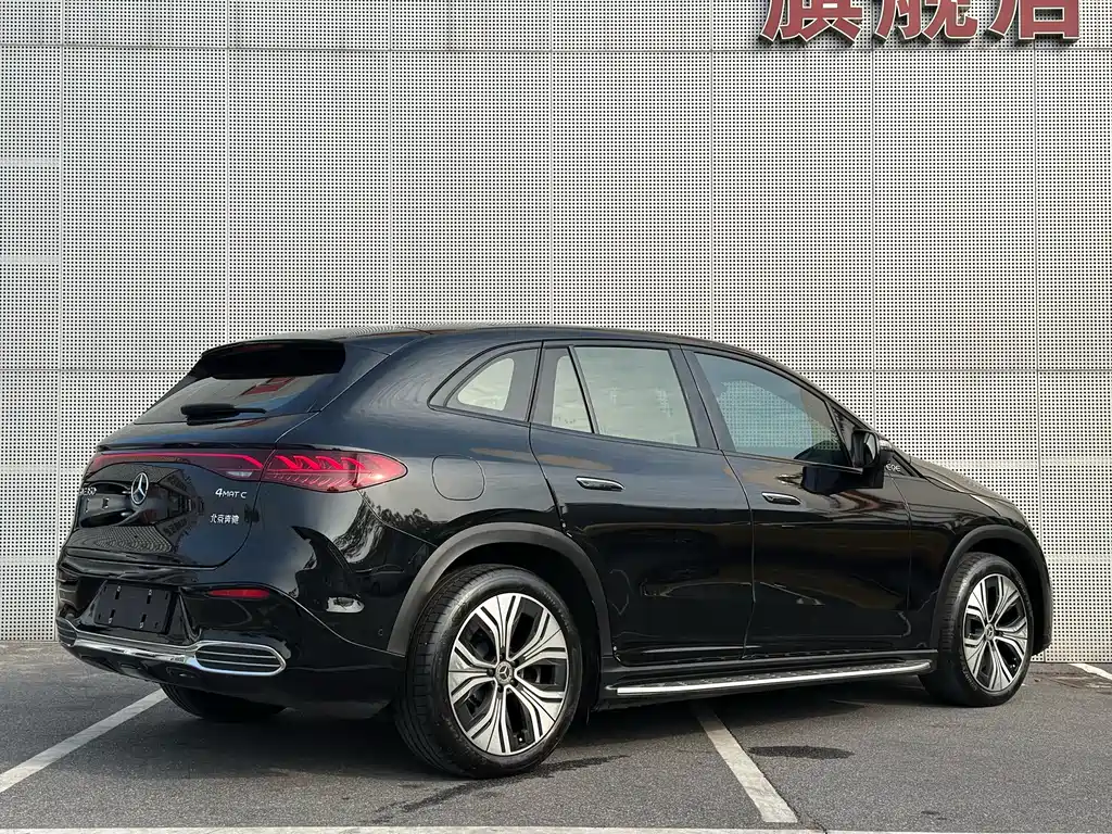 MERCEDES-BENZ EQE SUV