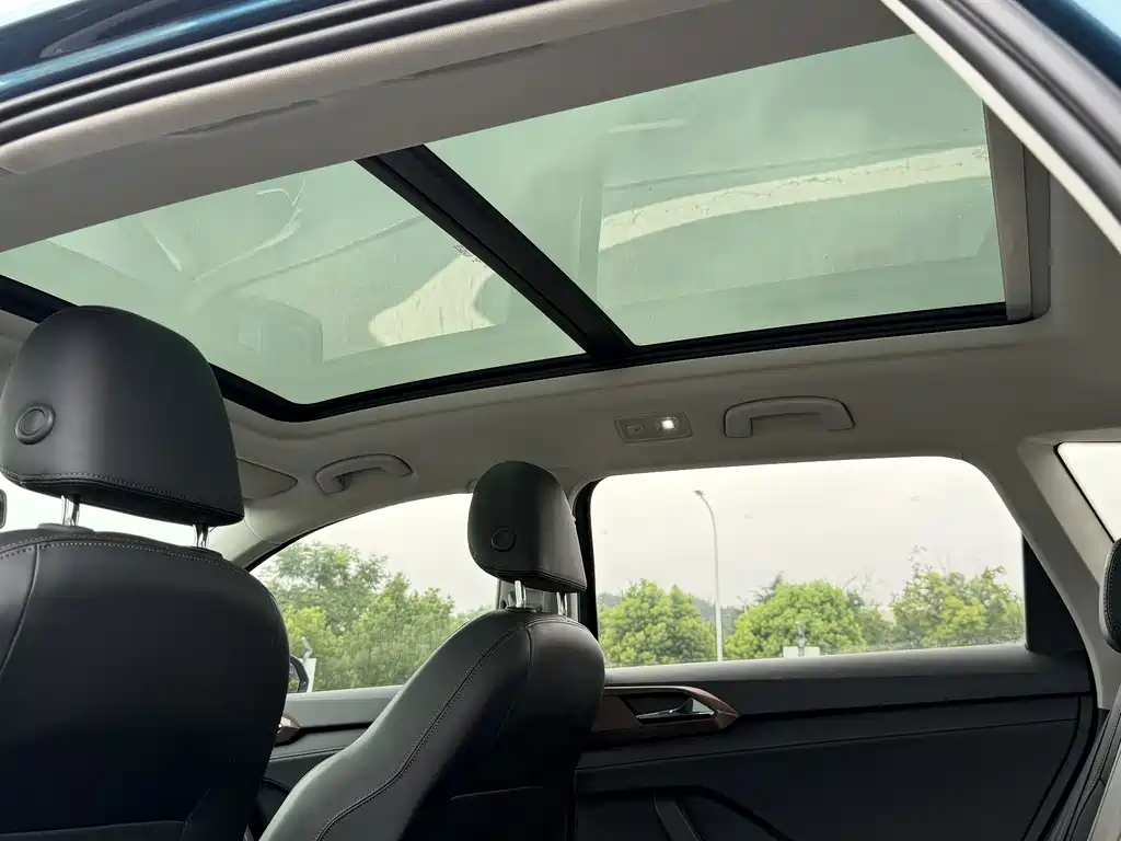 Volkswagen Tharu — миниатюра 10