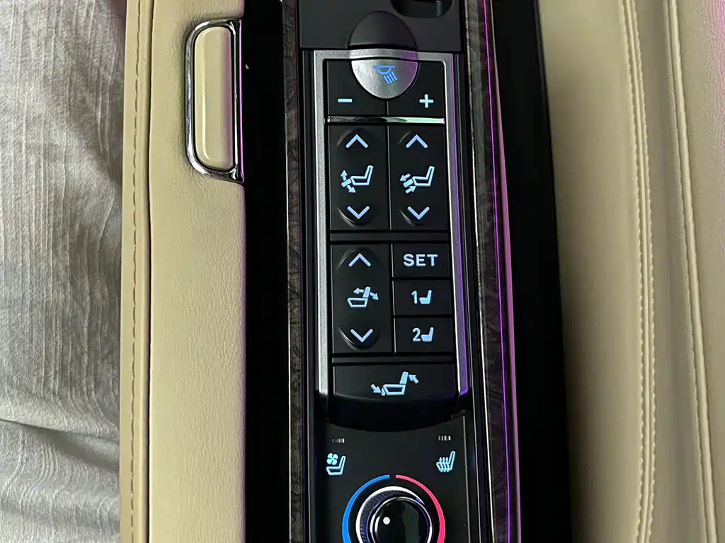 Toyota Vellfire — миниатюра 25