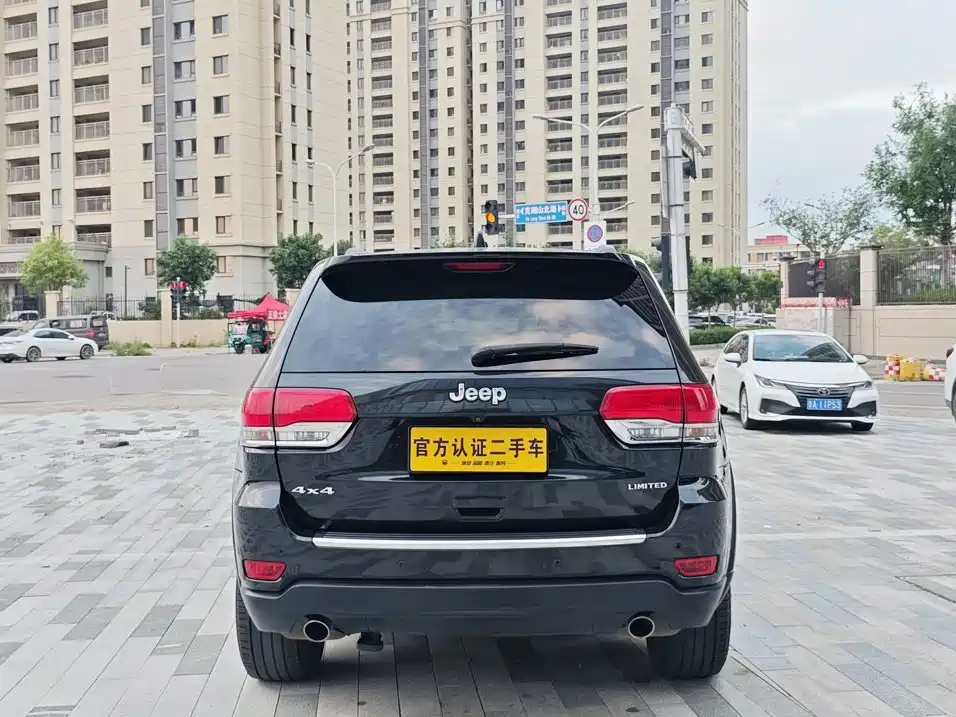 Jeep Grand Cherokee (Import) — миниатюра 20