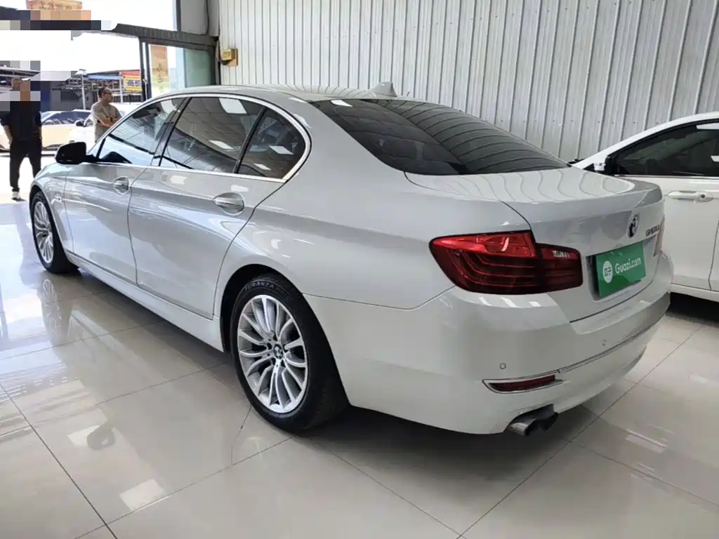BMW 5 Series — миниатюра 5