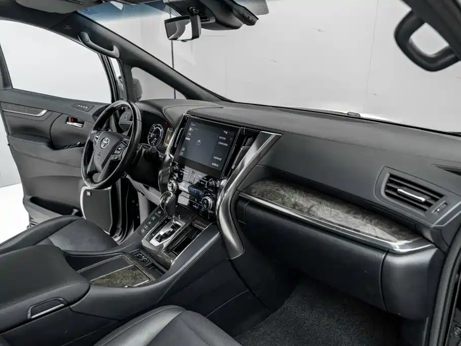 Toyota Vellfire — миниатюра 22