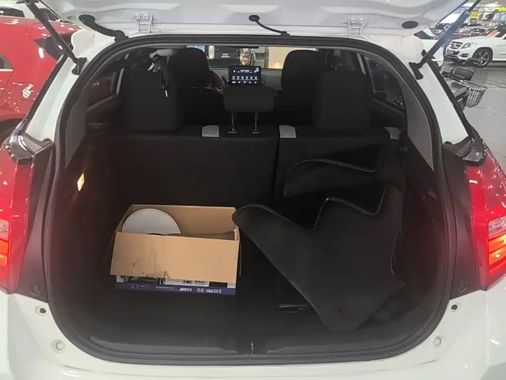 Toyota Yaris L — миниатюра 19