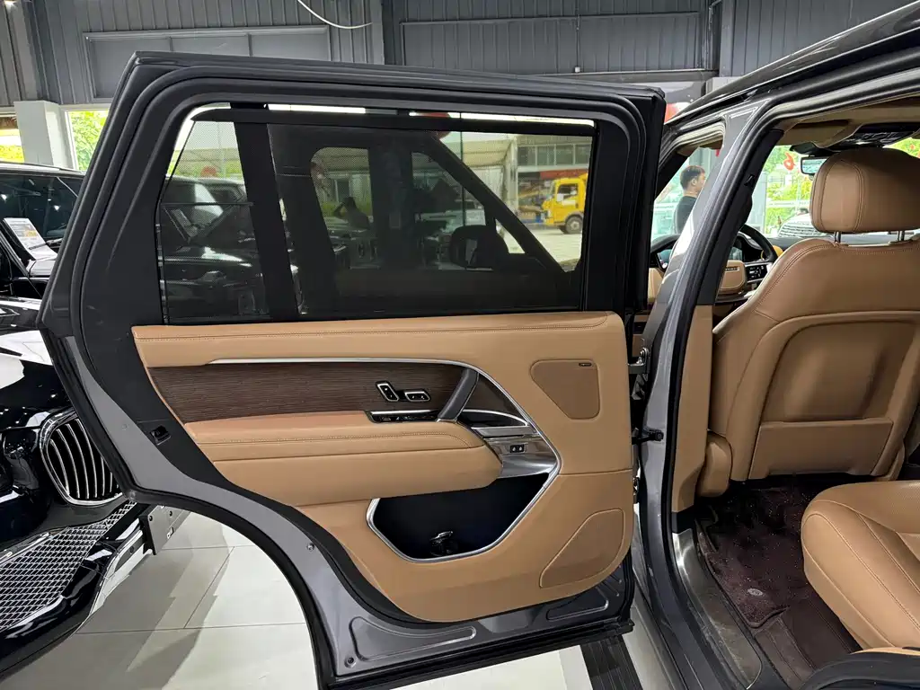 Land Rover Range Rover — миниатюра 14