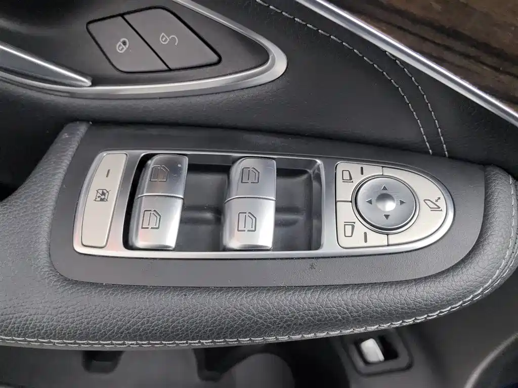 Mercedes-Benz GLC 2017 GLC 260 4MATIC