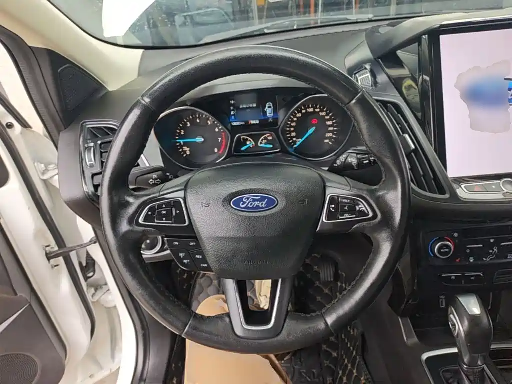 Ford Kuga — миниатюра 11