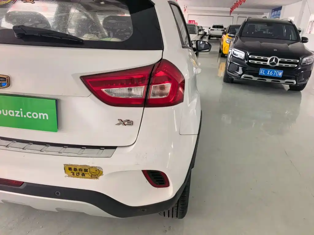 Geely Vision X3 — миниатюра 8
