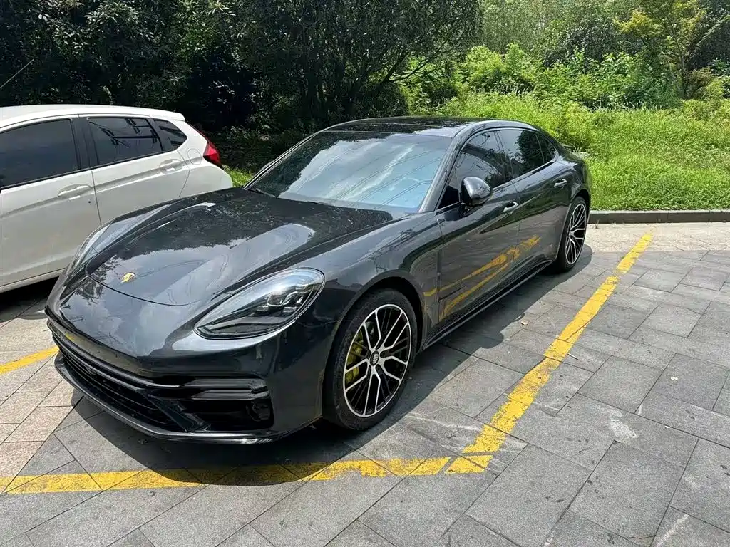 Porsche Panamera 2024