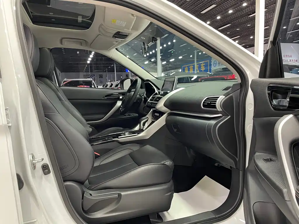 Mitsubishi Eclipse Cross — миниатюра 20