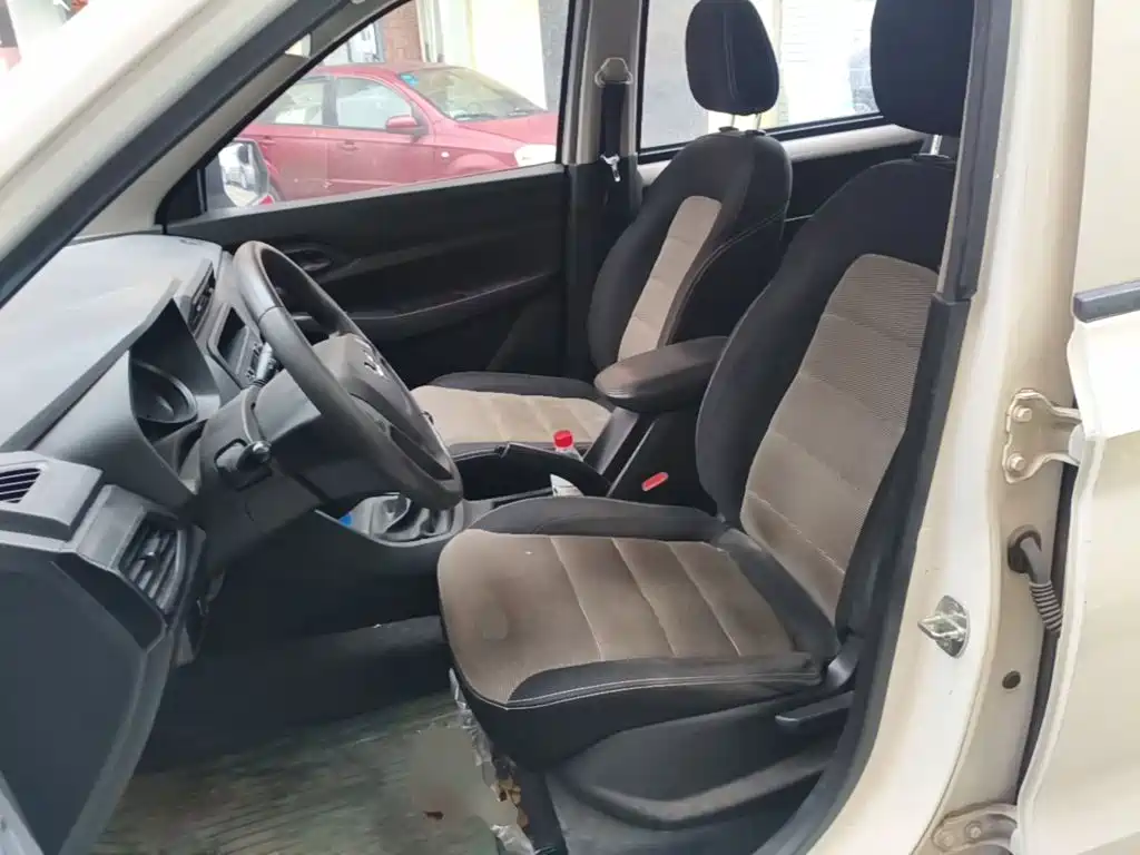 Wuling Hongguang — миниатюра 15