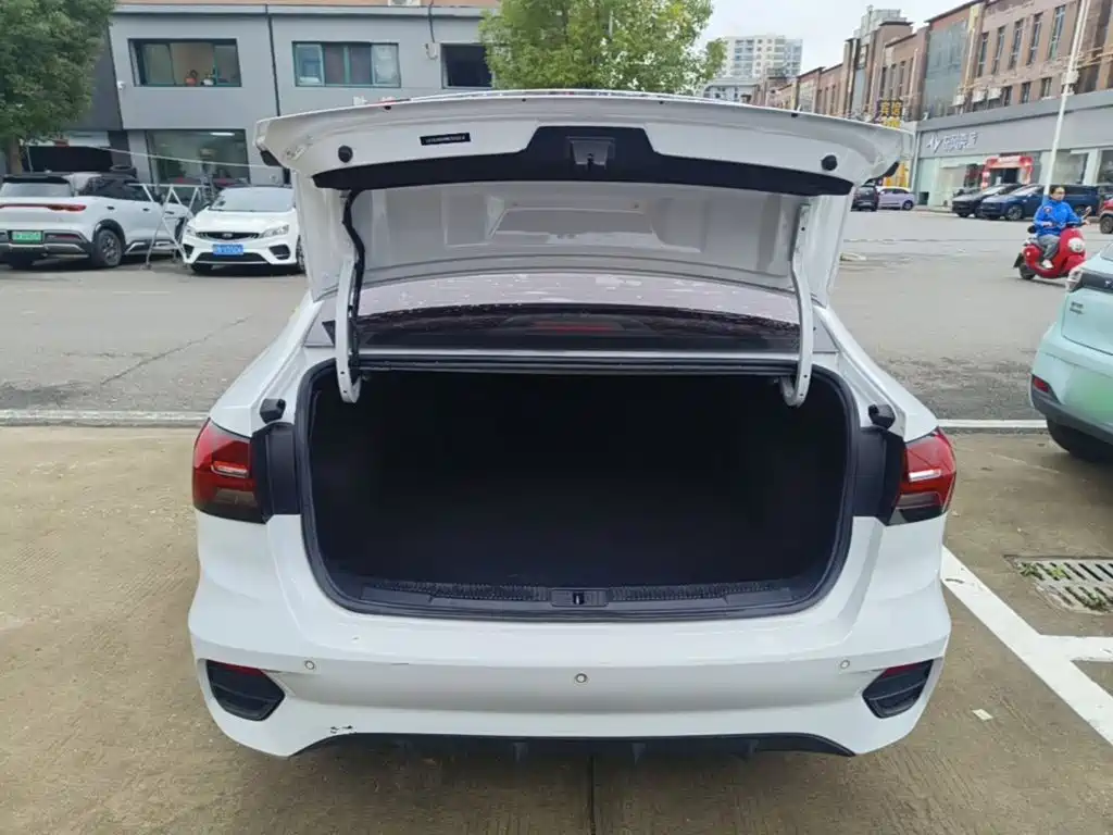 Roewe i5 — миниатюра 19