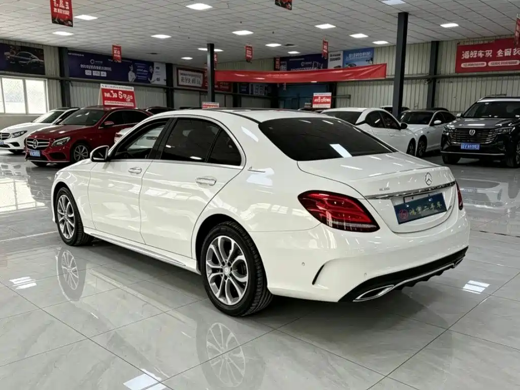 Mercedes-Benz C-Class — миниатюра 9