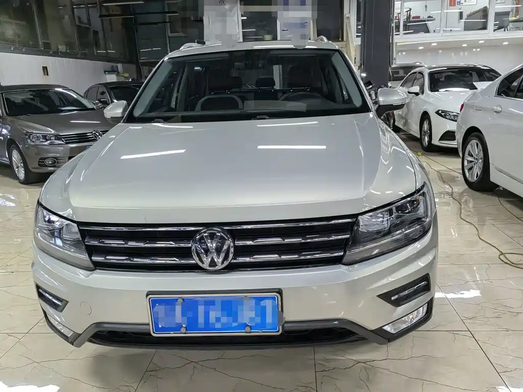 Volkswagen Tiguan L — миниатюра 2