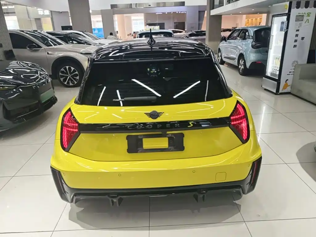 MINI MINI COOPER EV — миниатюра 6
