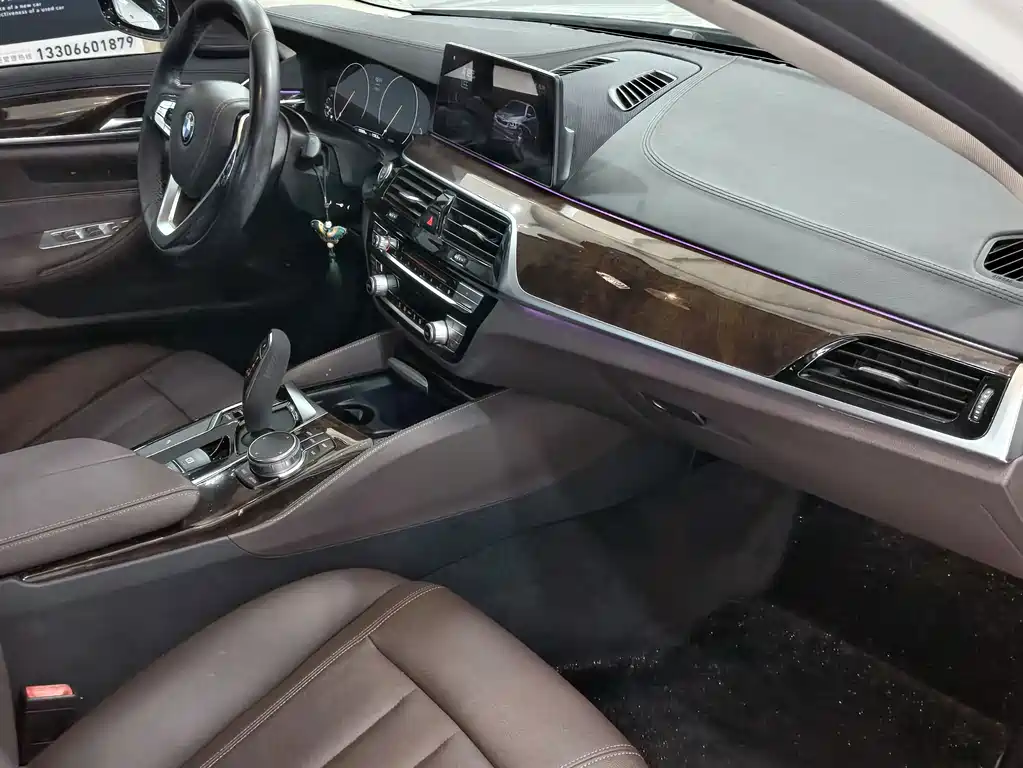 BMW 5 Series — миниатюра 9