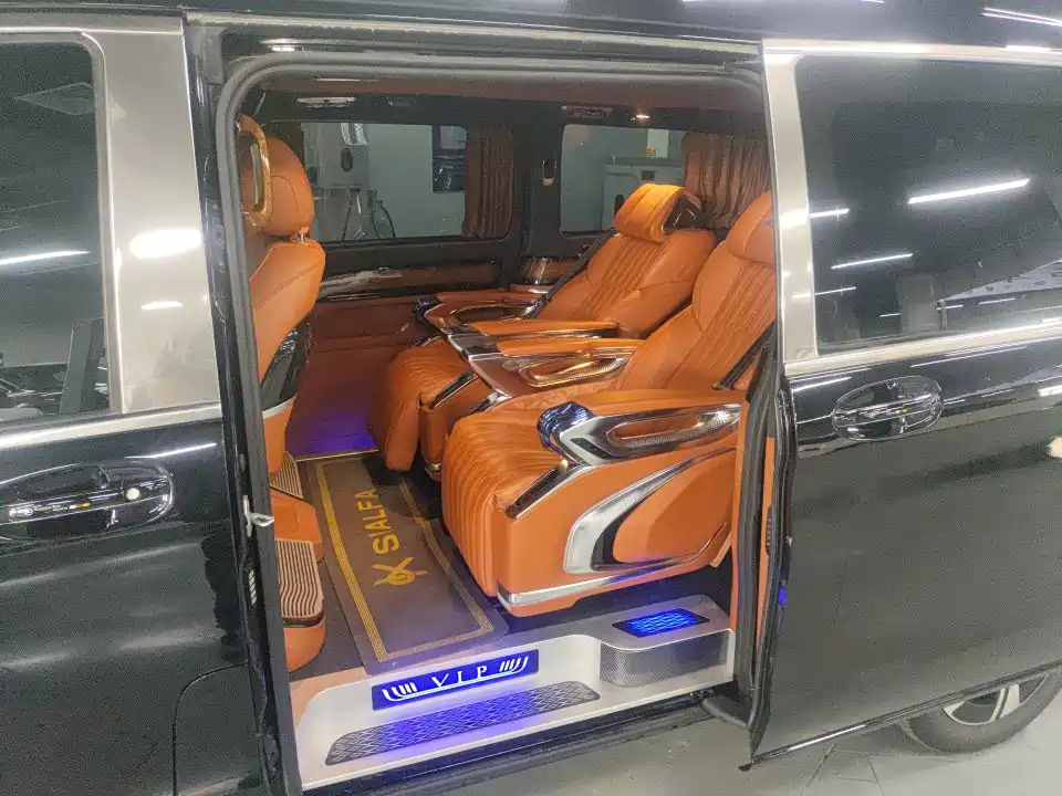 Mercedes-Benz Vito 2024 2.0T 7 мест