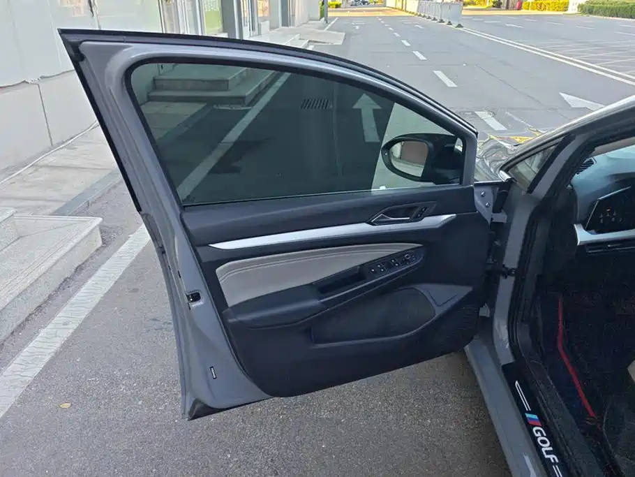 Volkswagen Golf — миниатюра 7