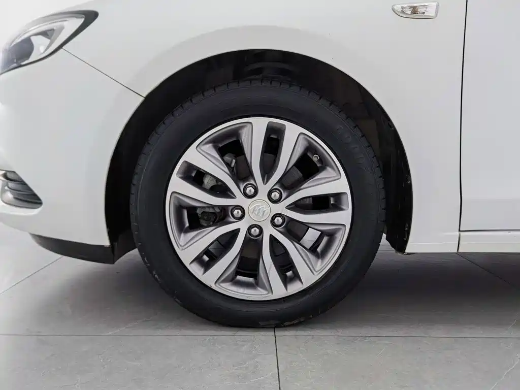 Buick Excelle — миниатюра 17