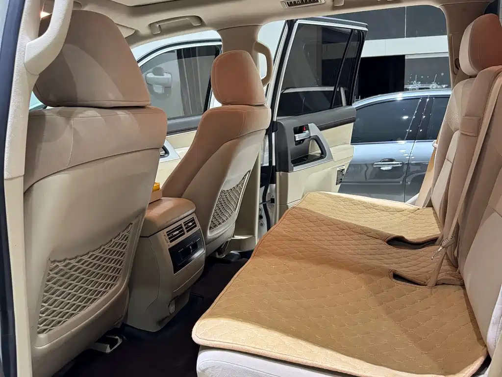 Toyota Land Cruiser — миниатюра 10
