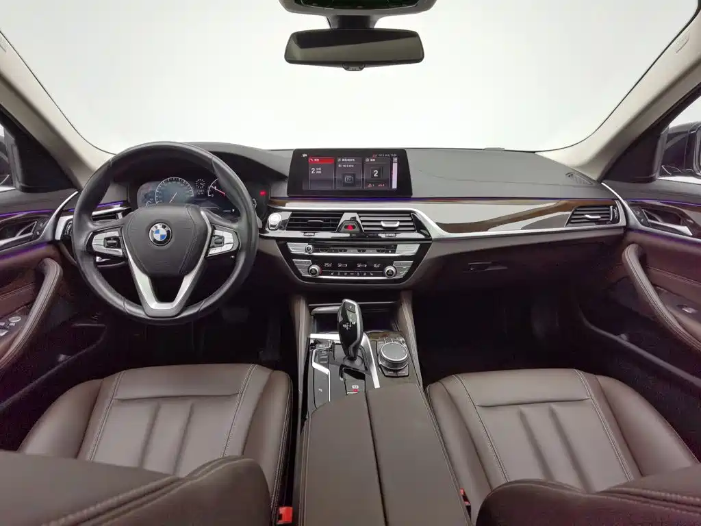 BMW 5 Series — миниатюра 5