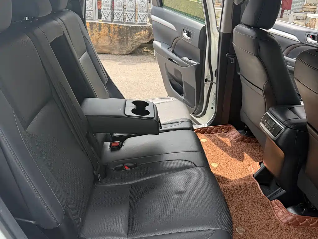 Toyota Highlander — миниатюра 13