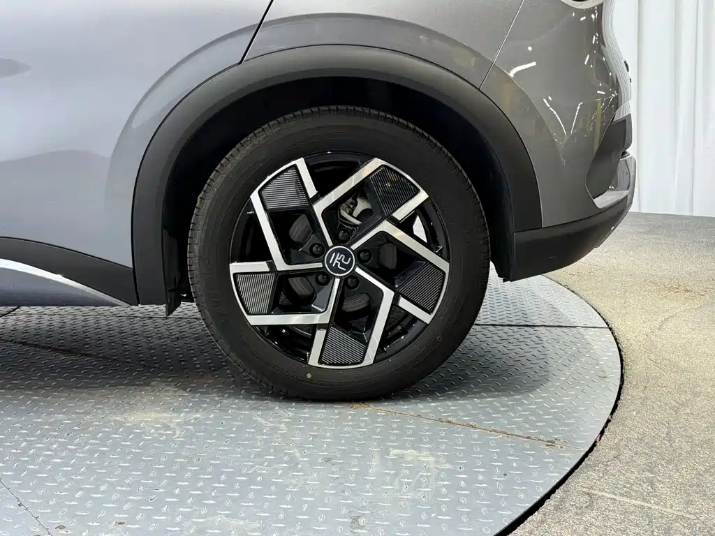 BYD Yuan Plus — миниатюра 8