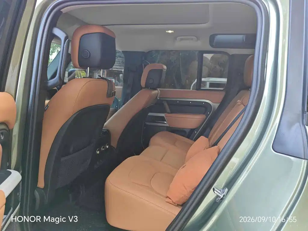 Land Rover Defender — миниатюра 10