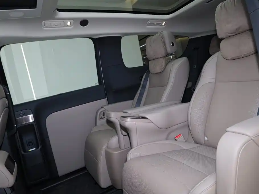 Li Auto Li MEGA — миниатюра 23