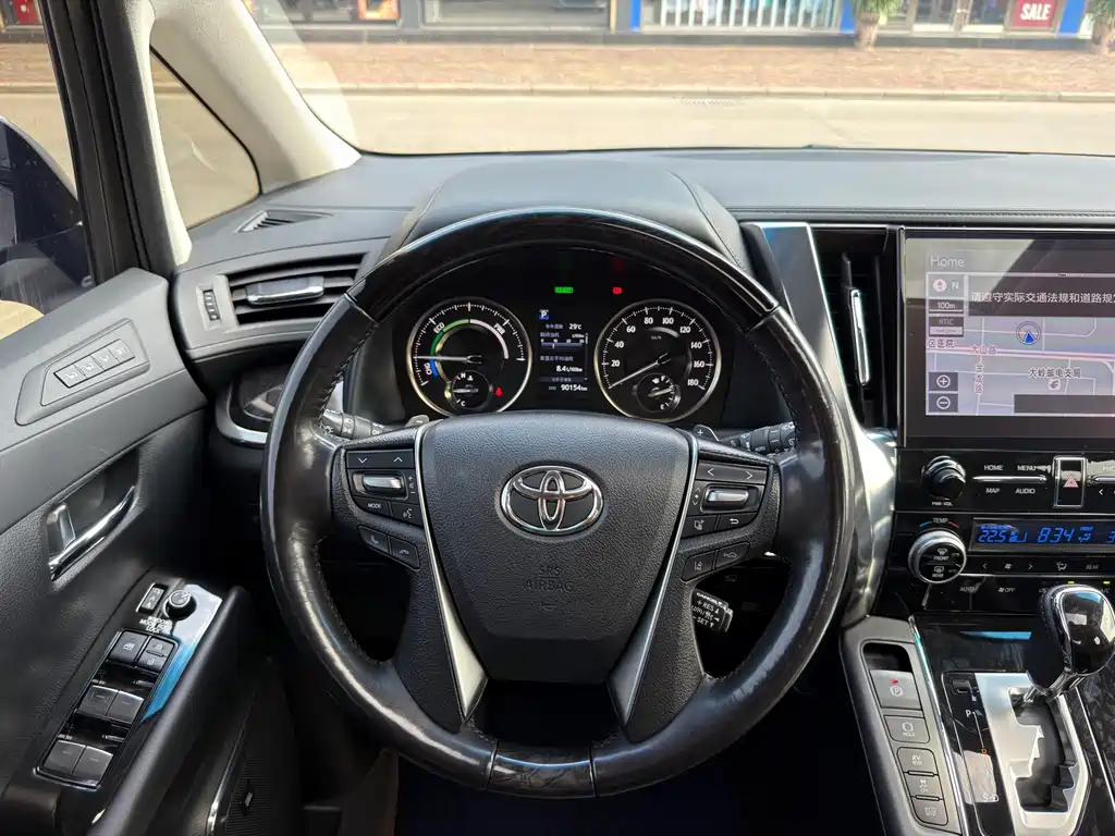 Toyota Vellfire — миниатюра 9