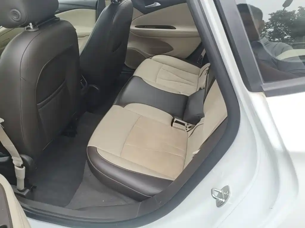 Buick Verano — миниатюра 17