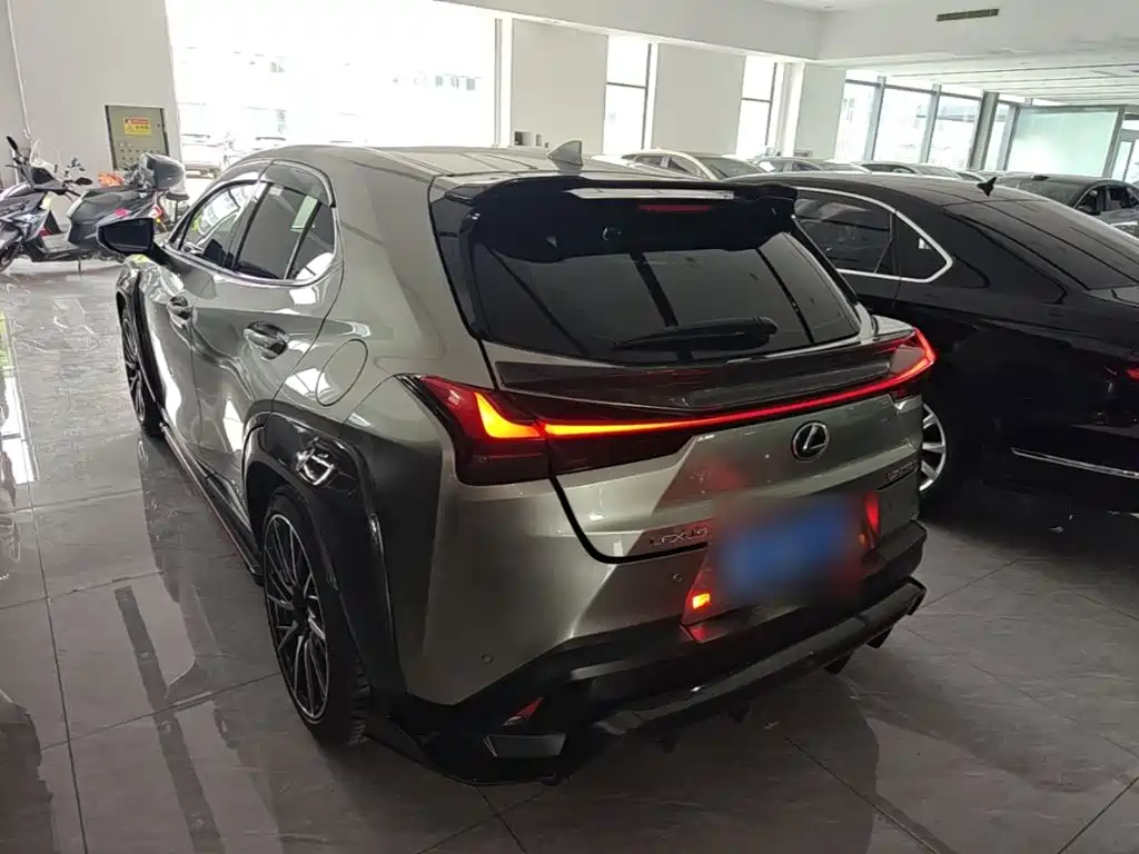 Lexus UX — миниатюра 5