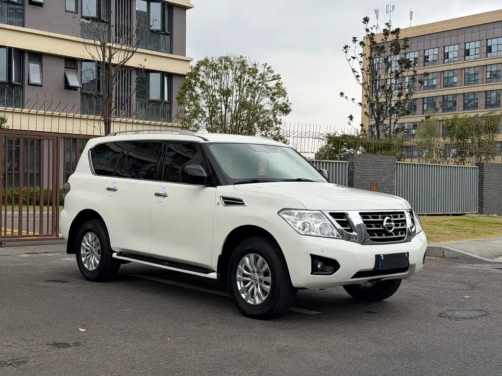 Nissan Patrol — миниатюра 3