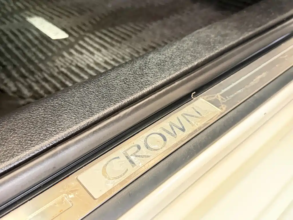 Toyota Crown — миниатюра 18