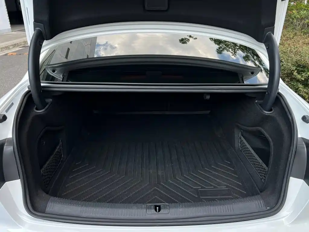 Audi A4L — миниатюра 15