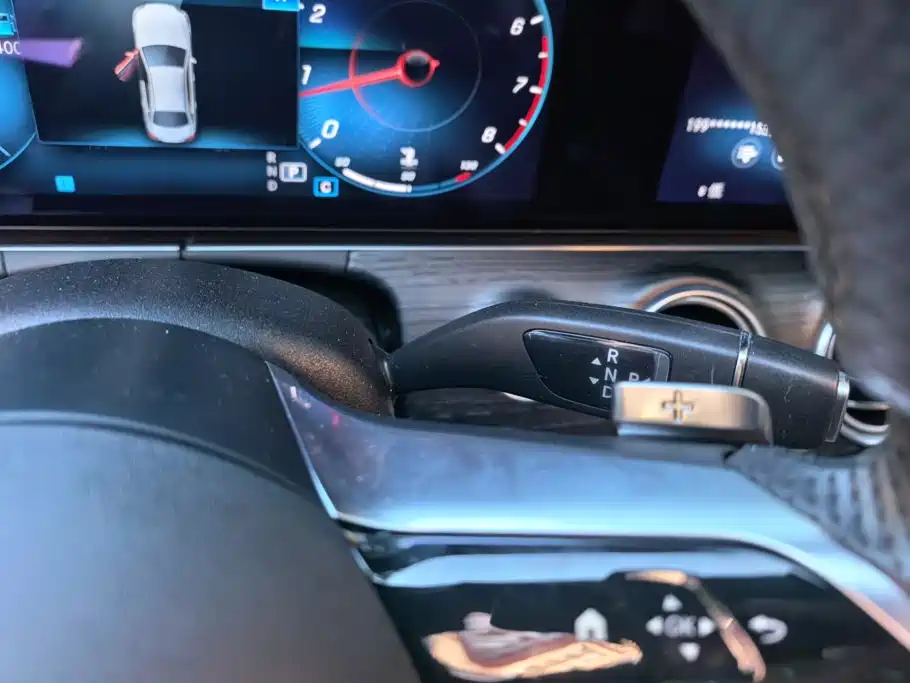 Mercedes-Benz E-Class — миниатюра 16