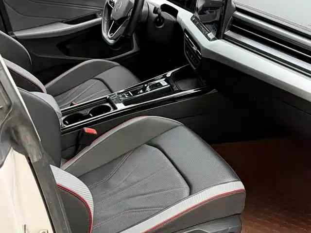 Volkswagen Lamando — миниатюра 8
