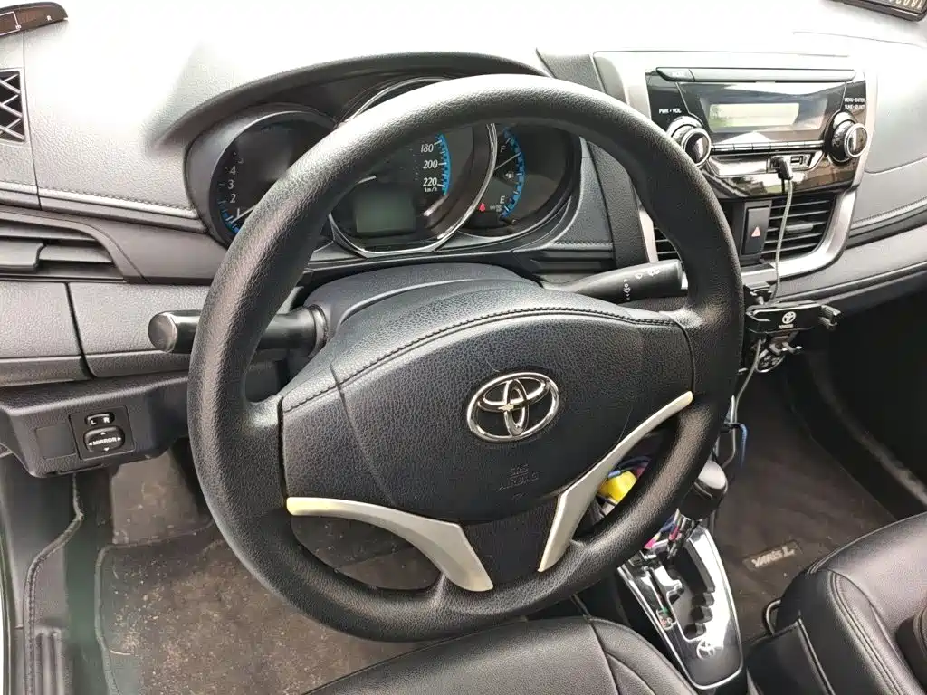 Toyota Yaris L — миниатюра 11