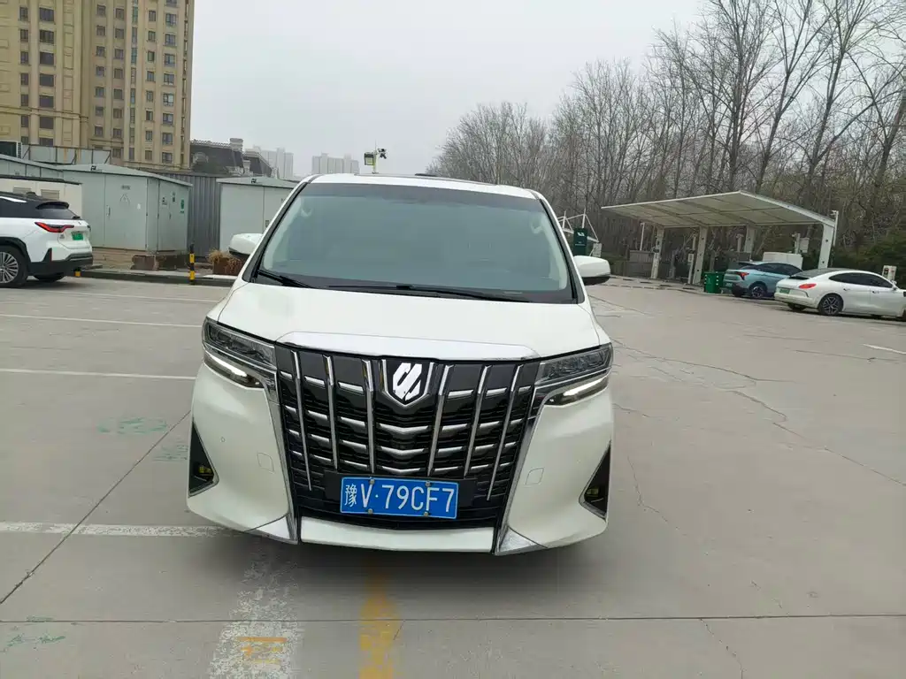 Toyota Alphard — миниатюра 2