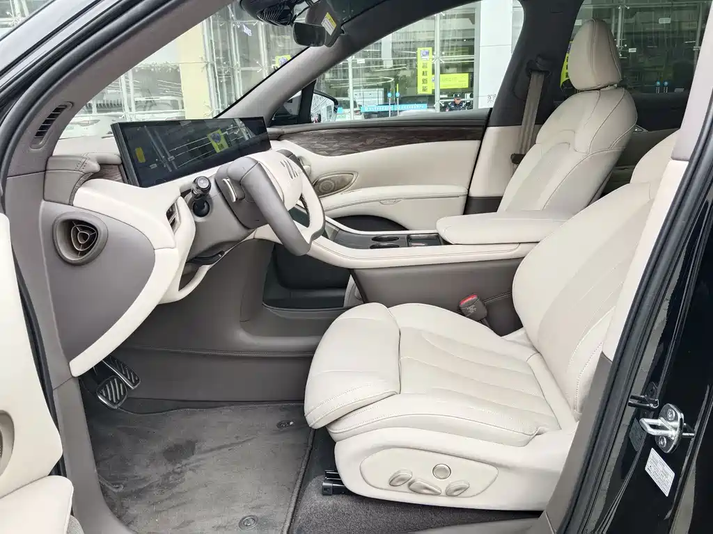 ZHIJI AUTOMOBILE ZHIJI LS7