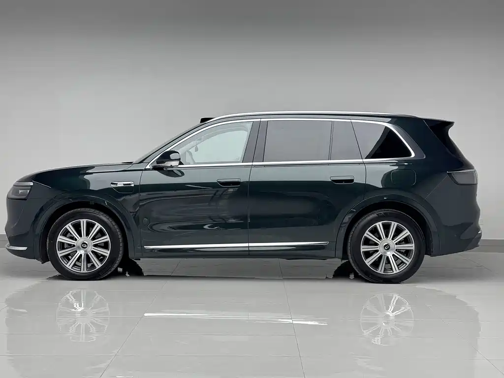 AITO ASK THE WORLD M8