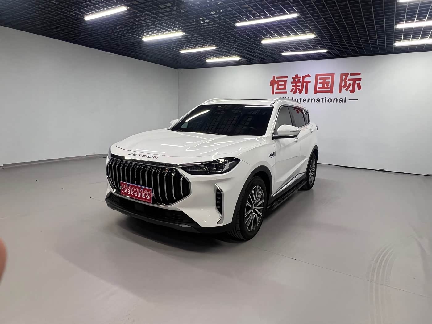 Jetour Jetour X70 PLUS 1.5 л 2024 г. Белый, пробег 37000 км