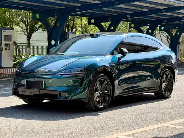 AITO WISDOM WORLD R7 2025