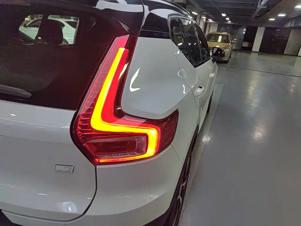 Volvo XC40 NEV — миниатюра 8